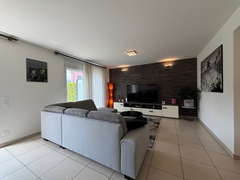 Grande casa monofamiliare 4.5 con giardino a Genestrerio posteggi inclusi (1)