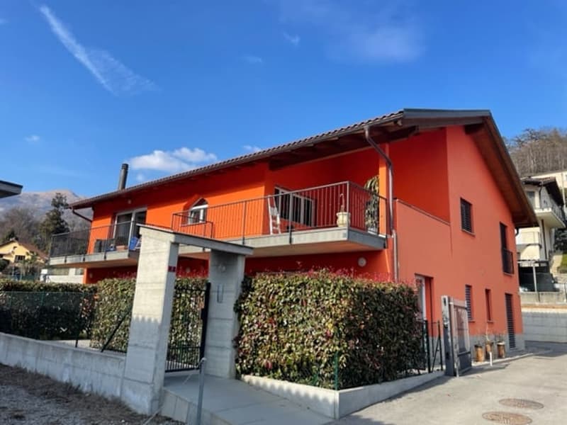 Moderno appartamento 3.5 a Lema Curio con giardino privato (1)