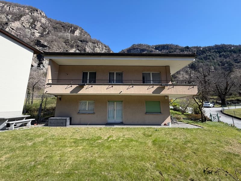 Casa bifamiliare 5.5 e 3.5 indipendente con giardino e box a Bodio (1)