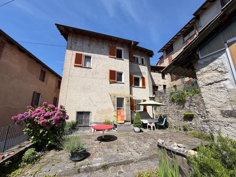 Grande casa da nucleo 4.5 loc. con giardino a Breno Alto Malcantone (1)