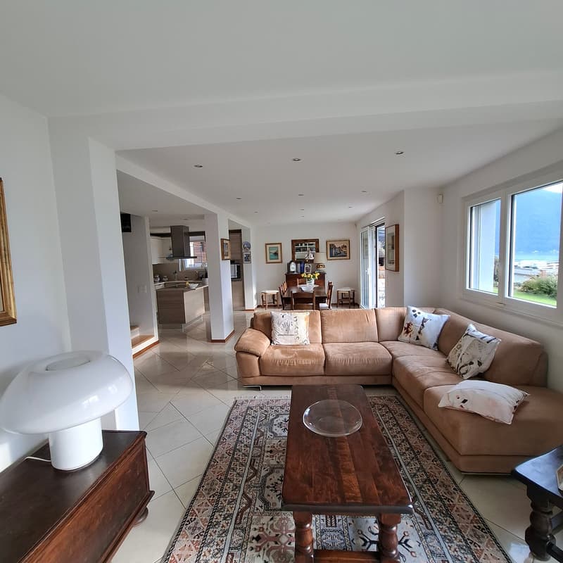 Incantevole casa unifamiliare 4.5 con vista lago a Bissone (8)