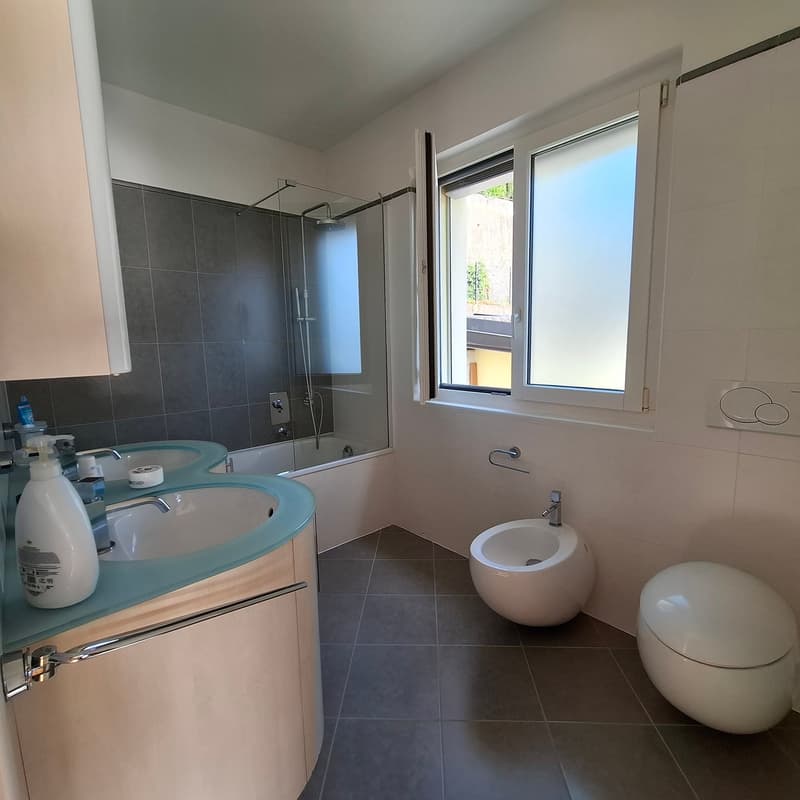 Incantevole casa unifamiliare 4.5 con vista lago a Bissone (11)
