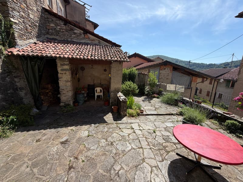 Grande casa da nucleo 4.5 loc. con giardino a Breno Alto Malcantone (13)
