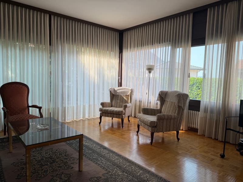 Grande villa signorile anni 70 di 7.5 locali con piscina a Lugano Cadro (3)