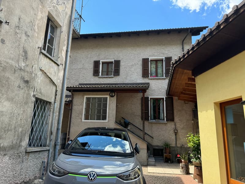 Casa 5.5 locali e un monolocale affittato nel nucleo di Biasca (10)