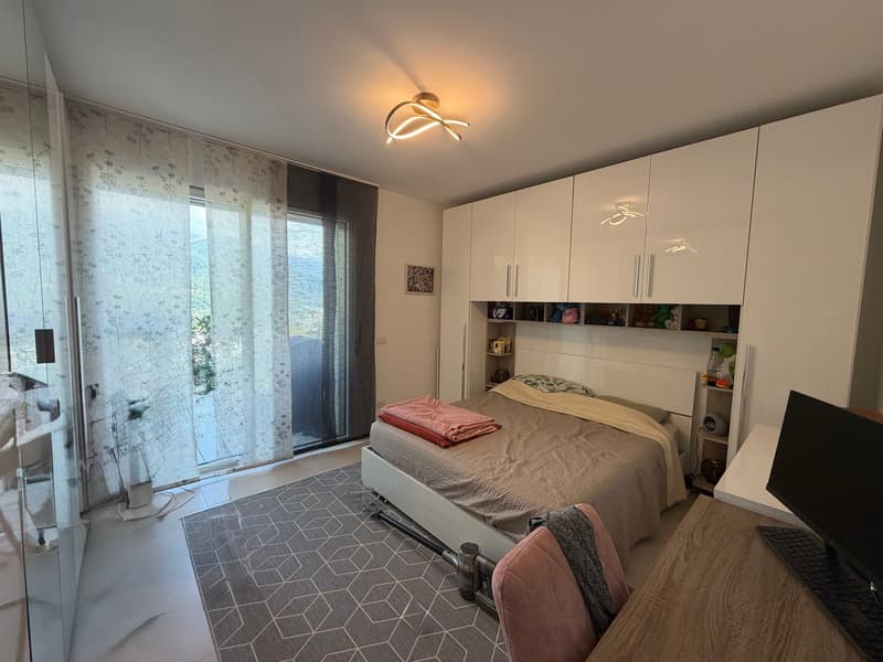 Moderno appartamento 2.5 loc. con giardino e piscina a Breganzona (5)
