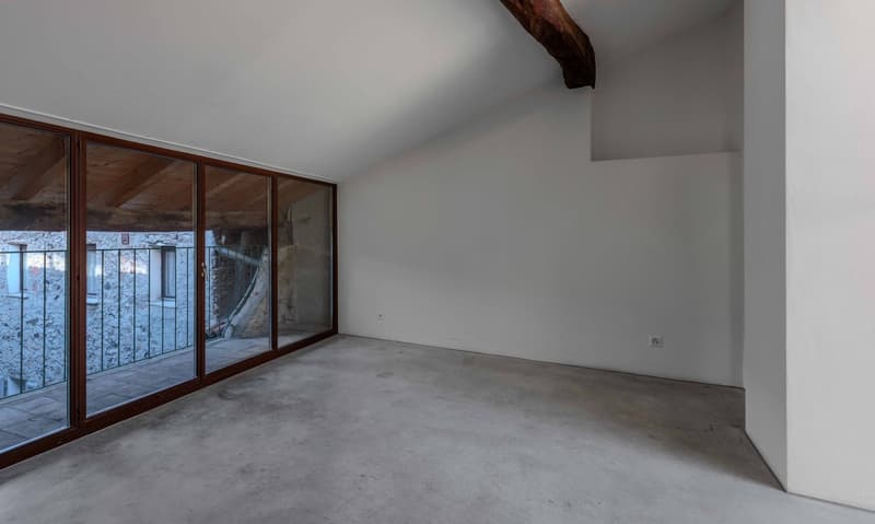 Ampio appartamento di 5.5 locali con balcone a Carona (11)