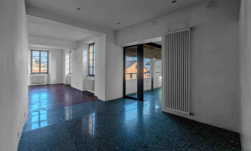 Ampio appartamento di 5.5 locali con balcone a Carona (5)
