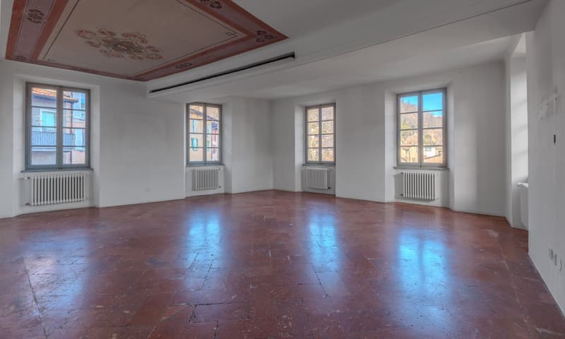 Ampio appartamento di 5.5 locali con balcone a Carona (4)