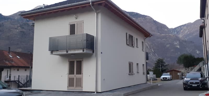 Two-family house with mountain view in Claro (5)