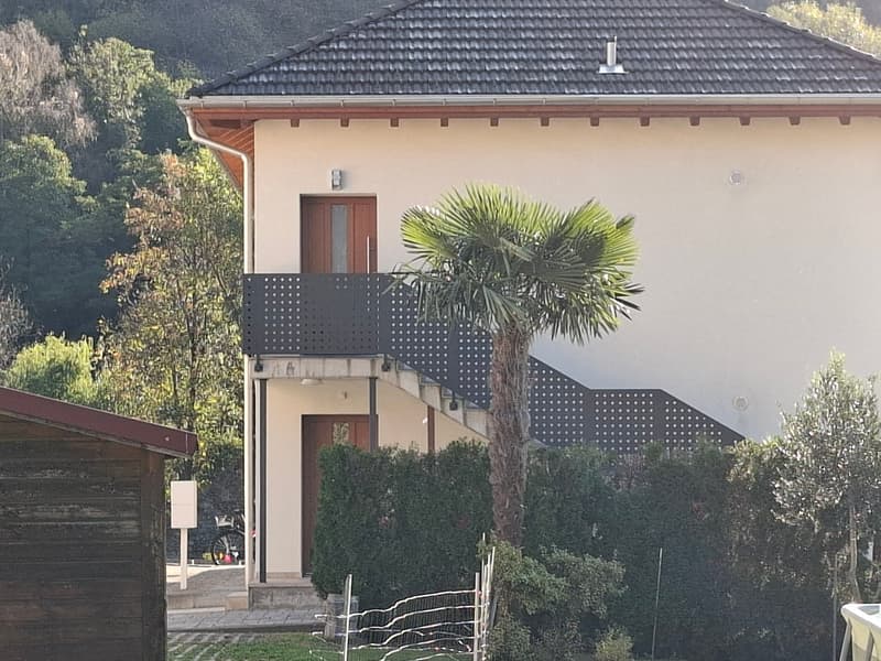 Two-family house with mountain view in Claro (1)