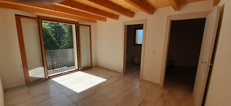 Two-family house with mountain view in Claro (11)