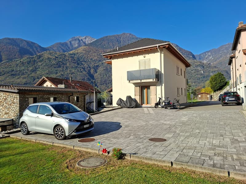 Two-family house with mountain view in Claro (6)