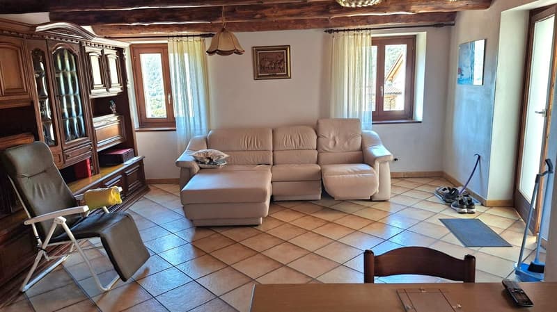 Casa rustica unifamiliare con bella vista (2)