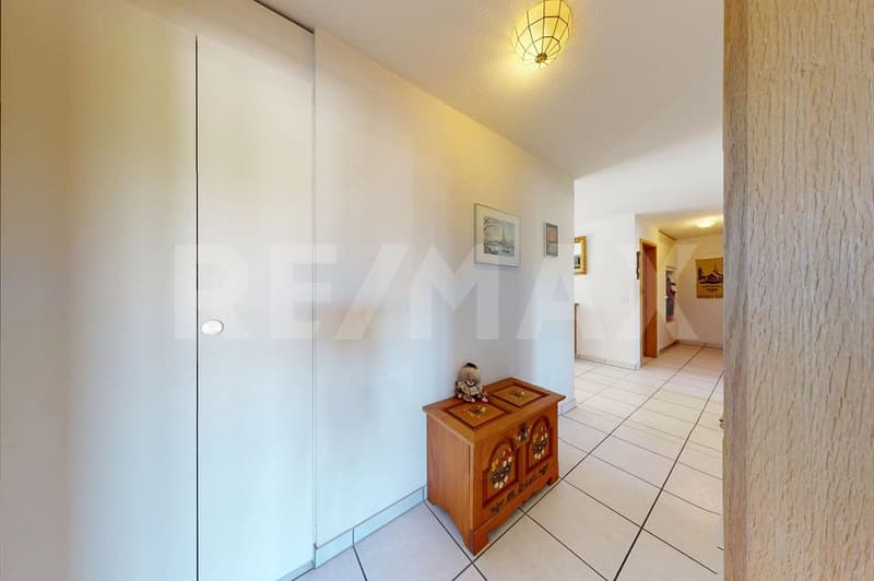 Rural Idyll: 4.5 Room Owner-Occupied Apartment (9)