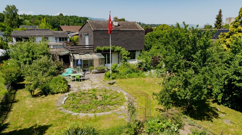 Living on the outskirts of the village: 5.5 room single-family house directly on the agricultural zone (3)