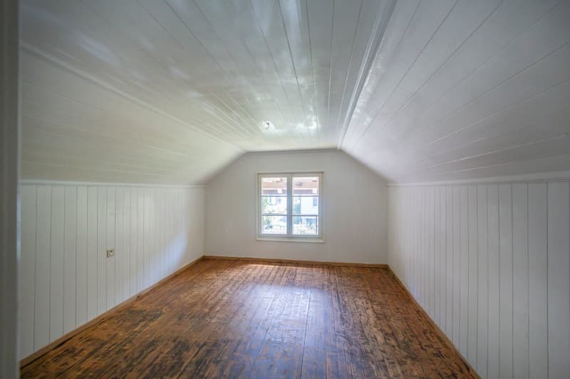 Cottage with 2 apartments and large garden (7)