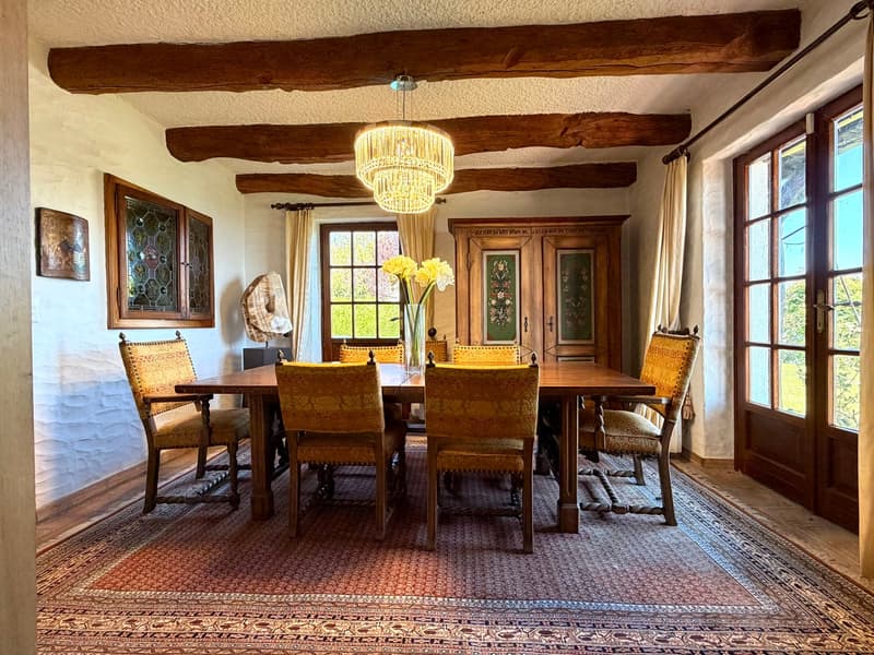 Exceptional and unobstructed view of the lake! (12)