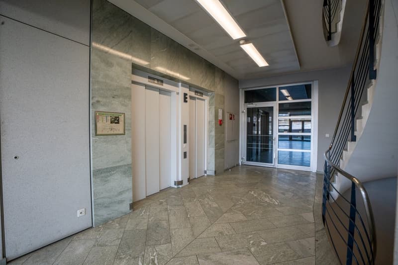 Office spaces - air-conditioned - with raised floors - affordable (7)