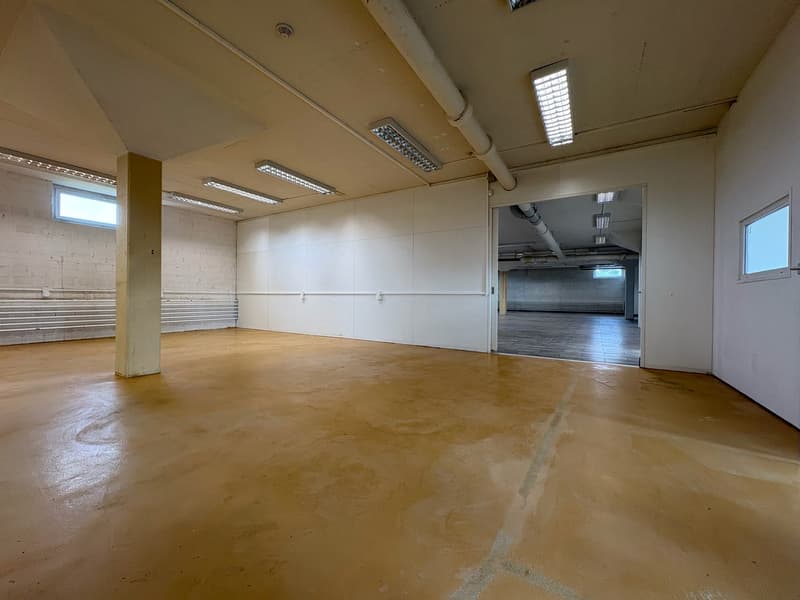 Gewerbefläche - nutzbar als Werkstatt, Ausstellung, Büro, Lager - nahe Autobahn (18)