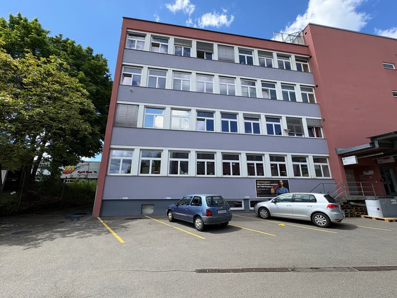 Commercial space - usable as workshop, exhibition, office, storage - near highway (3)