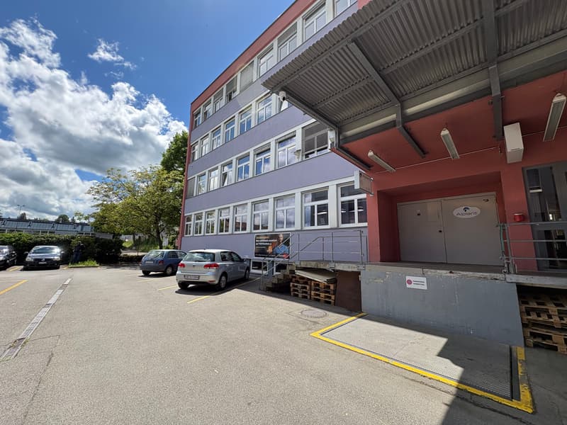 Commercial space - usable as workshop, exhibition, office, storage - near highway (1)