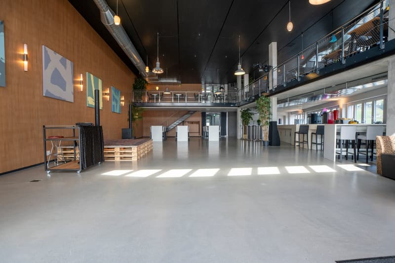 Restaurant mit Galerie und grosser Aussenterrasse (9)