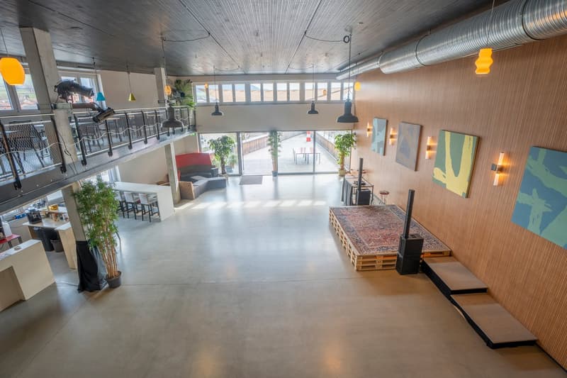 Restaurant mit Galerie und grosser Aussenterrasse (3)