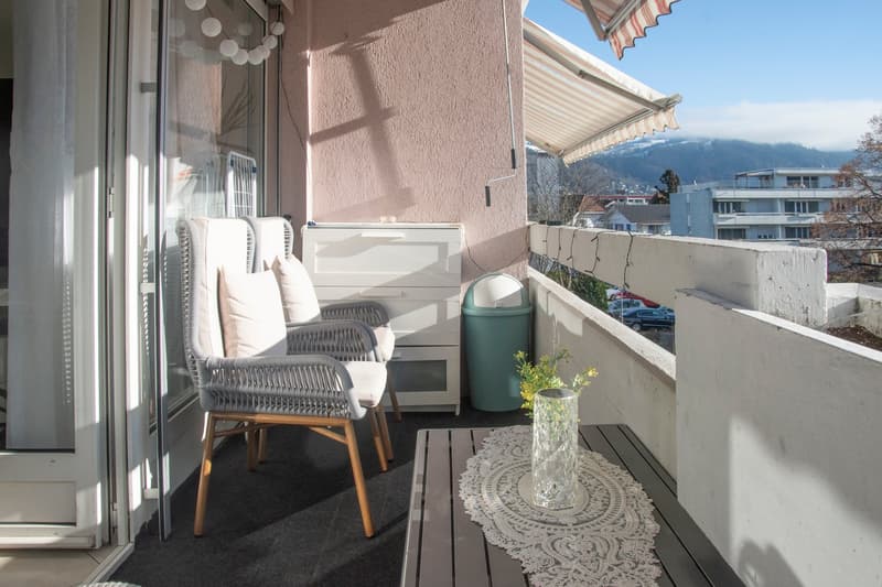 Appartamento luminoso 4.5 locali con balcone e bella vista a Thun (15)