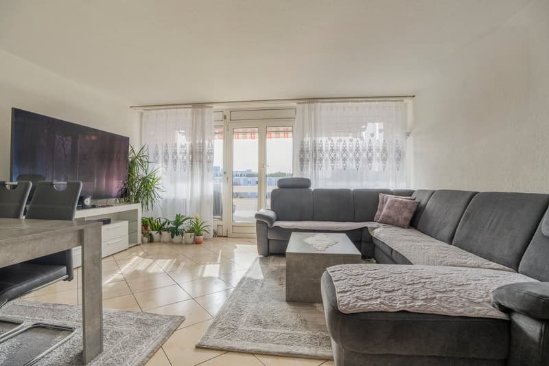 Appartamento luminoso 4.5 locali con balcone e bella vista a Thun (5)