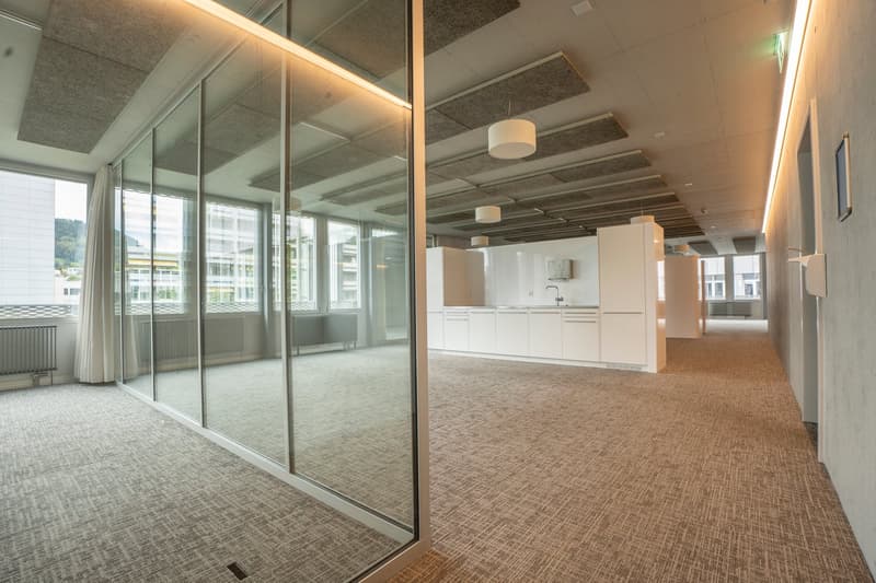 Studio medico - Posizione centrale - Edificio moderno (3)