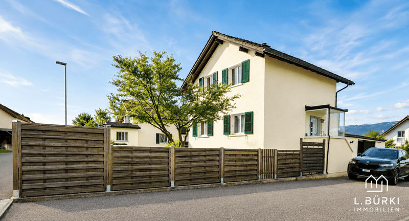 Charmantes Einfamilienhaus mit Entwicklungspotenzial (1)