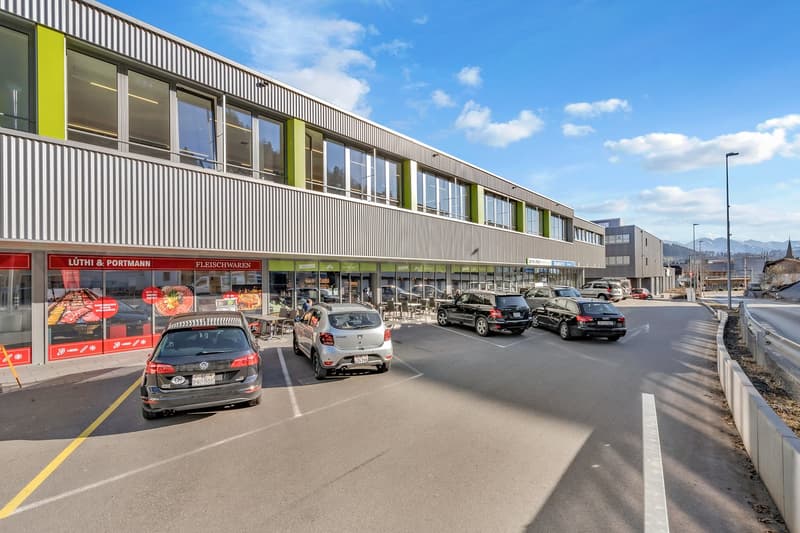 Bezugsbereite Ladenfläche - Shop in Shop Konzept für Käserei, Geschenkladen oder Gemüsehändler (7)