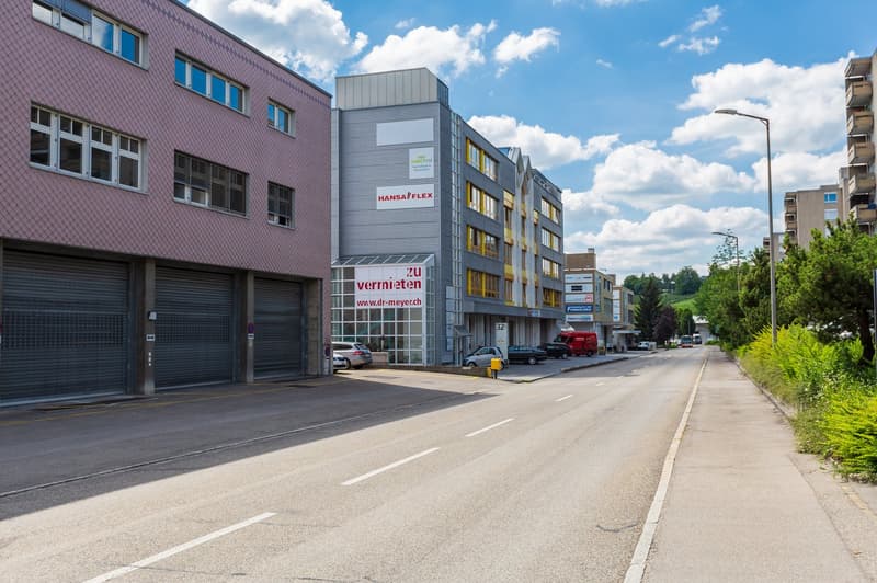 Modern ausgebaute und lichtdurchflutete Büroräume mit Cafeteria (12)