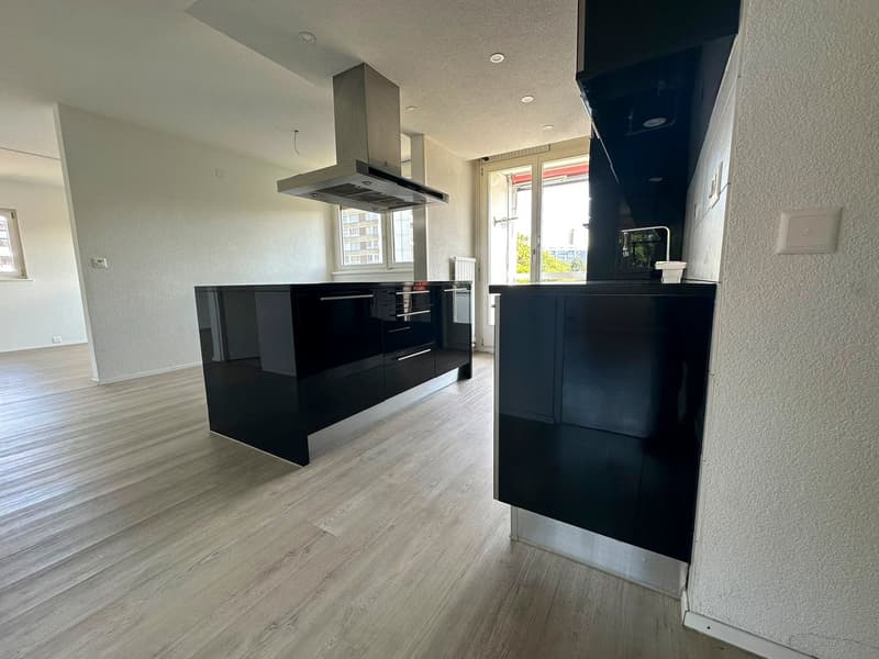Geräumige 5.5-Zimmer-Wohnung - renoviert (6)