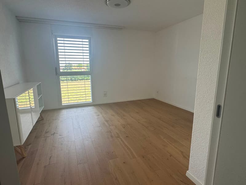 Moderne 4.5-Zimmerwohnung mit Bastelraum und grossem Balkon (9)