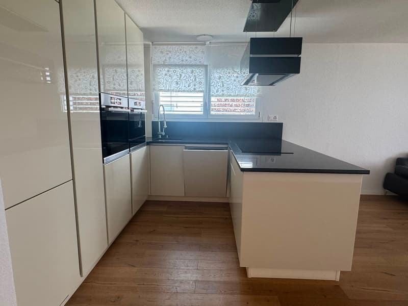 Moderne 4.5-Zimmerwohnung mit Bastelraum und grossem Balkon (6)