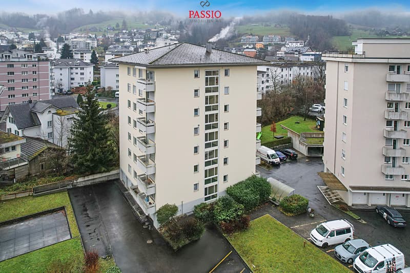 Grosszügige 4,5-Zimmer Wohnung an zentraler Lage (2)