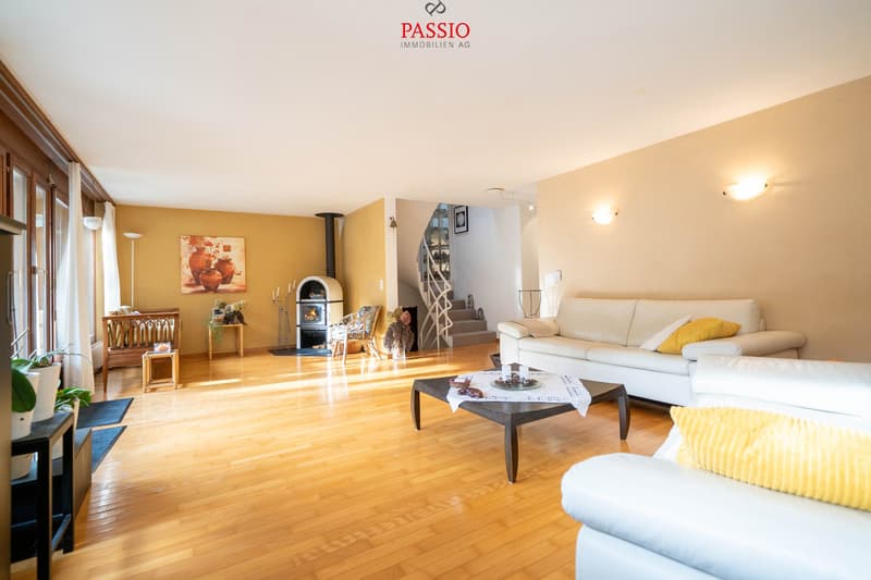 Grande maison mitoyenne de 10 pièces avec jardin paradisiaque dans un excellent emplacement (6)