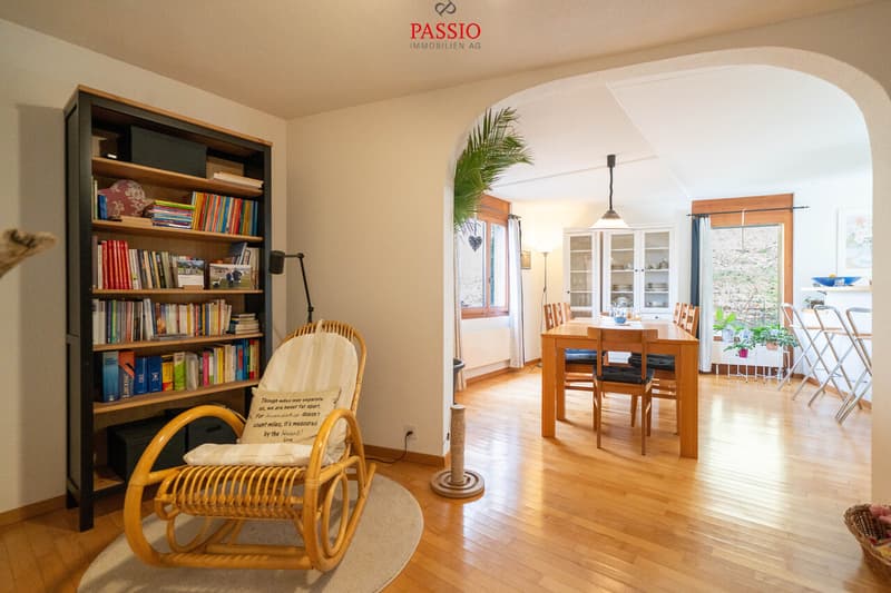 Grande maison mitoyenne de 10 pièces avec jardin paradisiaque dans un excellent emplacement (10)