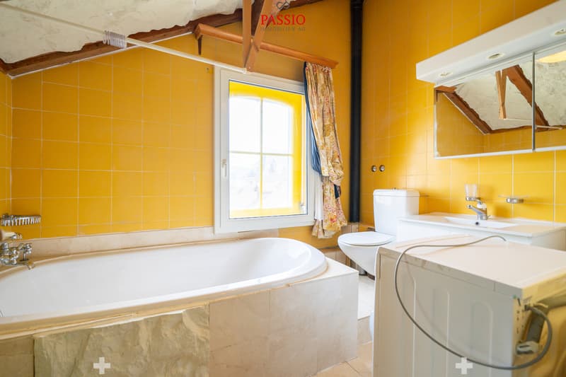 Zentrale 3,5-Zimmer-Wohnung im Herzen von Biel (7)