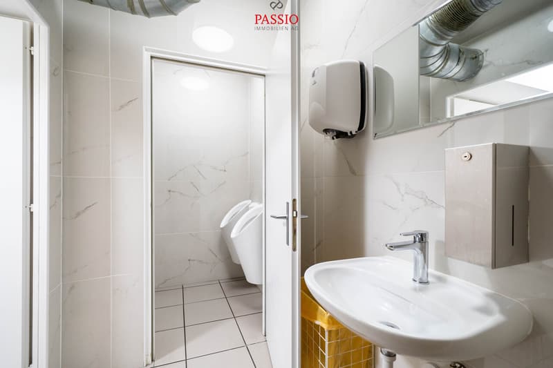Central 7-room townhouse with restaurant in the heart of Olten (13)