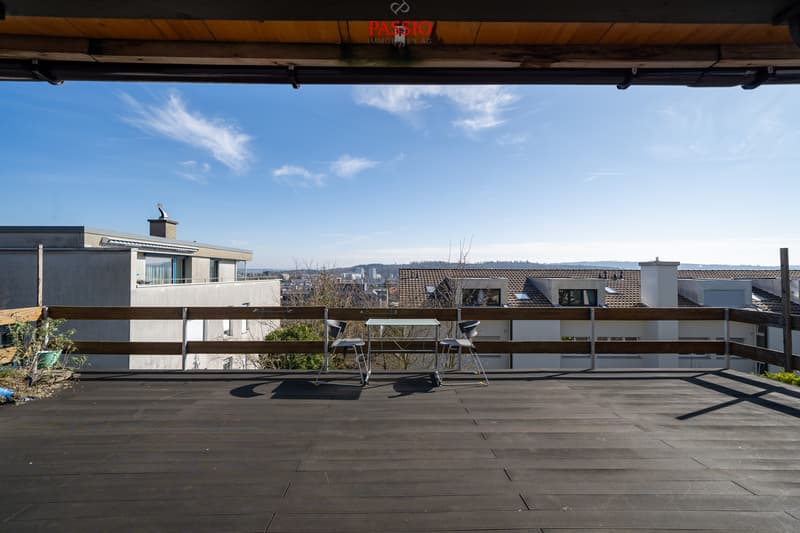 Maison multifamiliale unique avec 3 unités d'habitation et vue de rêve (10)
