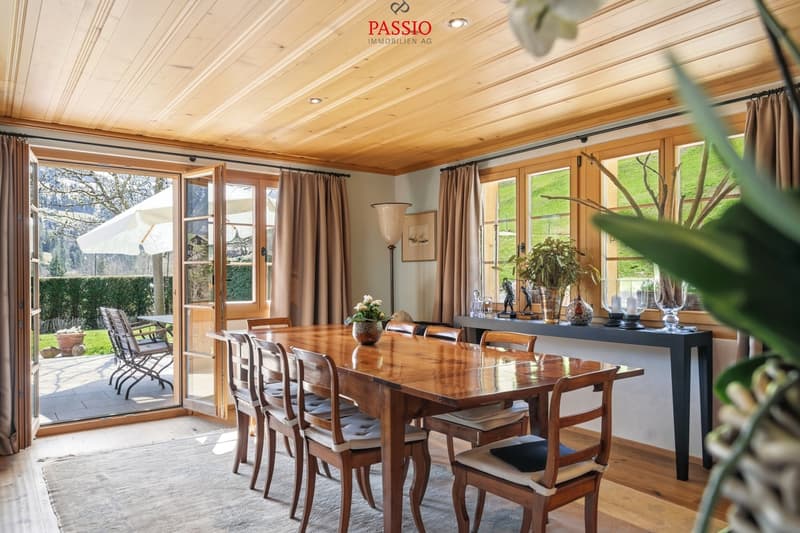 Exclusive 8.5-room chalet with potential for an annex and a dream garden (9)