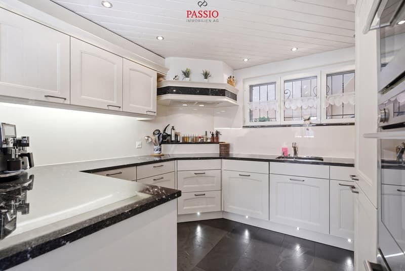 Stylish living with garden idyll and high-quality furnishings (11)