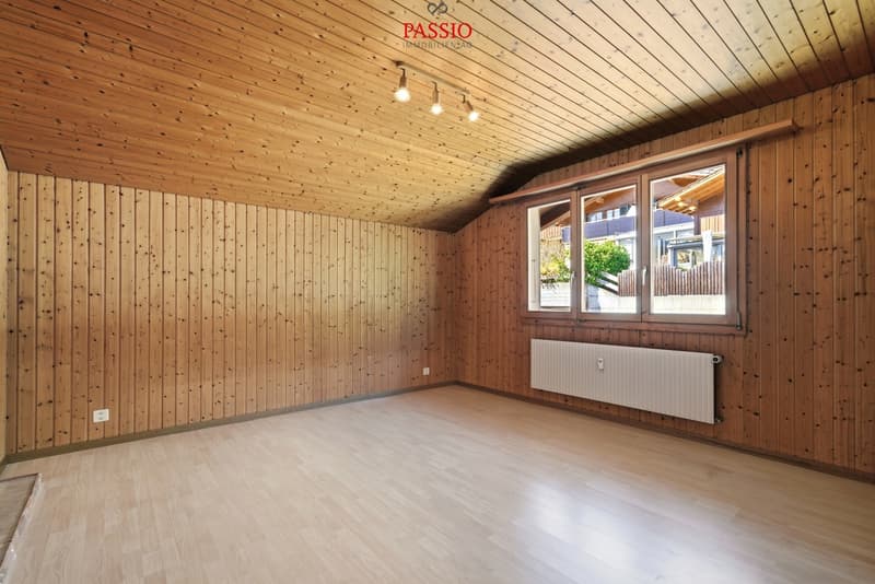 Spacious 5-room apartment with Alpine views and private garden (12)