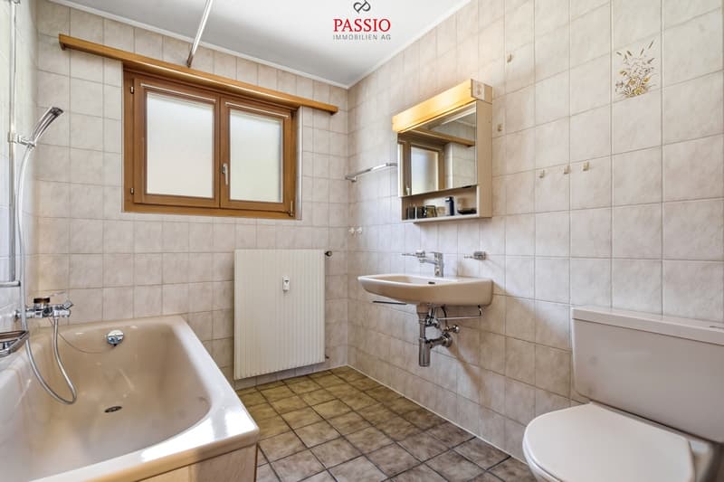 Spacious 5-room apartment with Alpine views and private garden (10)