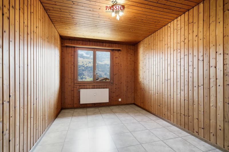Spacious 5-room apartment with Alpine views and private garden (13)