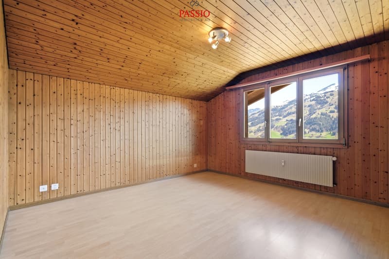 Spacious 5-room apartment with Alpine views and private garden (11)