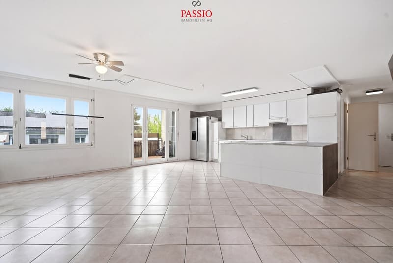 Bright 4.5-room apartment with carport in central and quiet location (1)